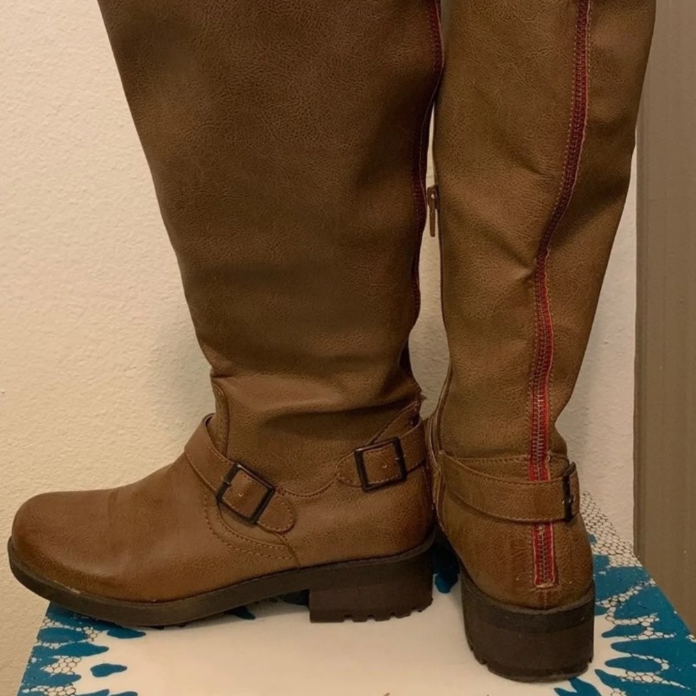 🦋3/$20🦋 Brown Knee High Boots